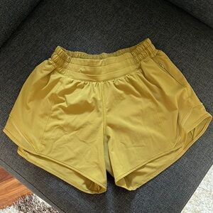 Lululemon hottie hot shorts 4” inseam